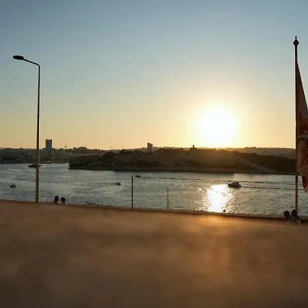 Appartement Grand Terrace 5 By Vallettastay La Valette