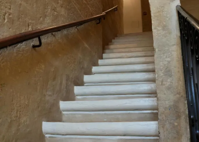 Grand Terrace 5 By Vallettastay